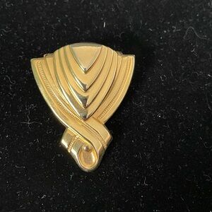 Art Deco Classic Metal Brooch Gold Tone Elegance Romanesque